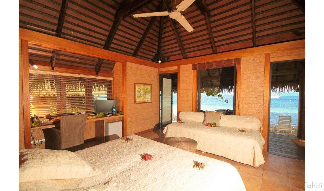 vacation in an beach bungalow in Huahine