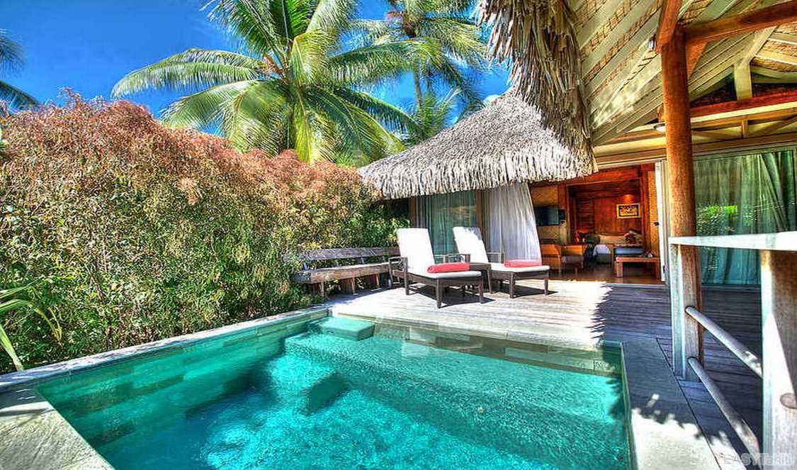 bungalow with private pool in tropical garden at all inclusive vacation in Moorea