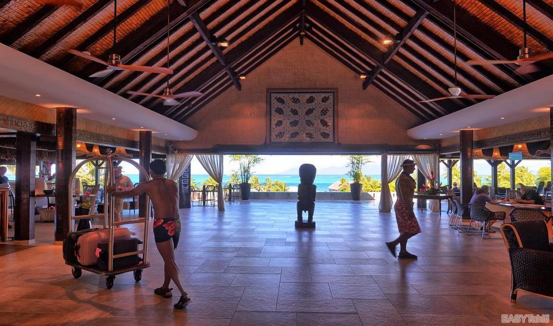 Intercontinental Tahiti Resort - Hotel Entrance