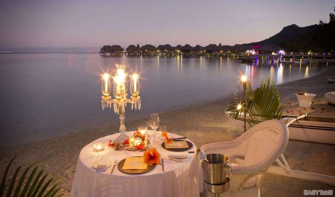 romantic dinner setting included at all inclusive vacation in Moorea French Polynesia
