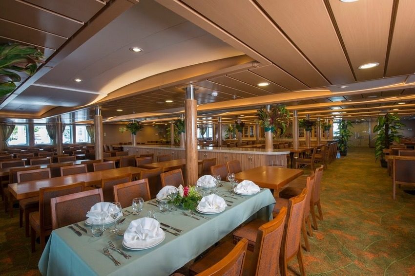 restaurant sur le navire Aranui
